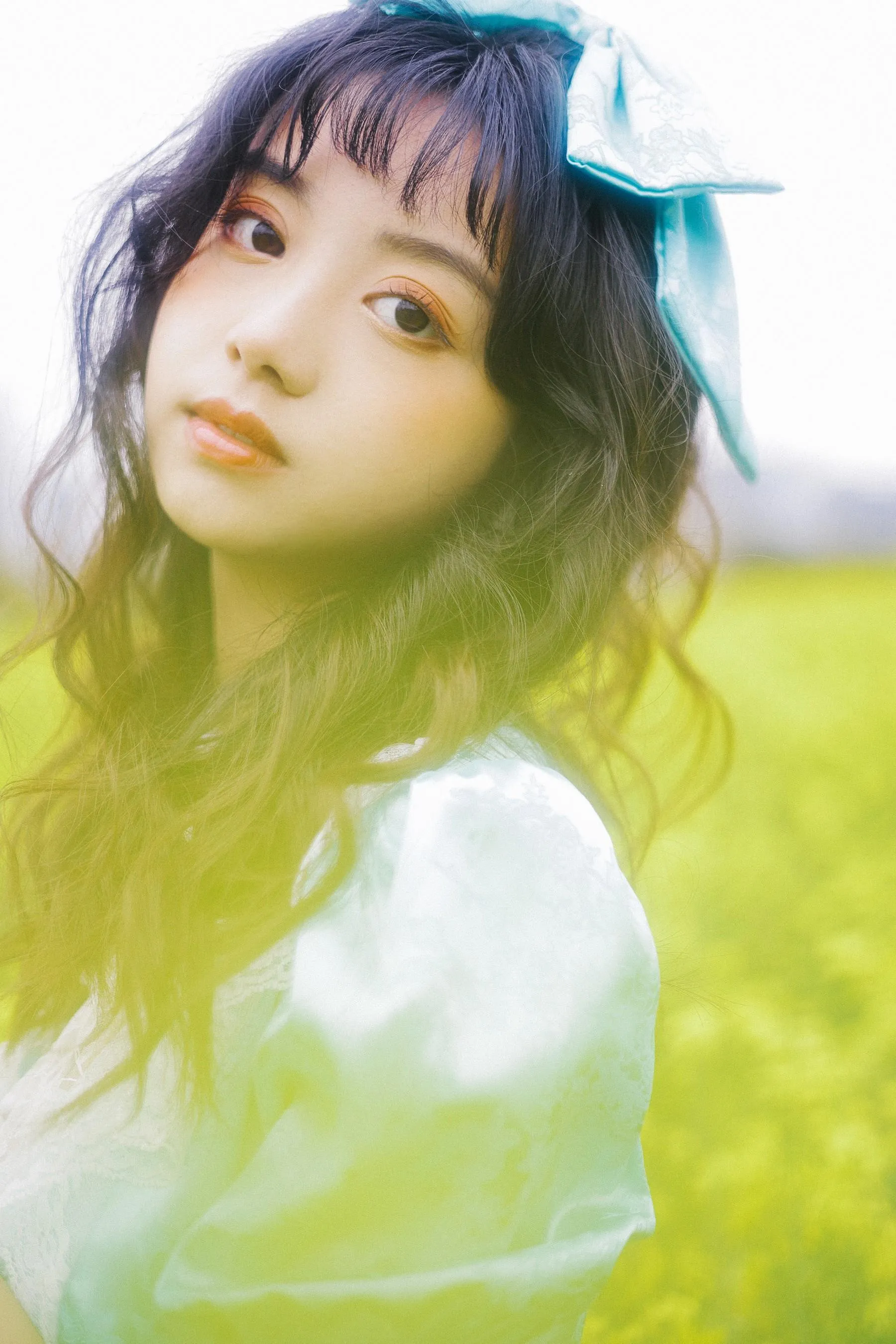 [艺图语] 2022.05.26 黄色花海 芊芊 [24P]插图1
